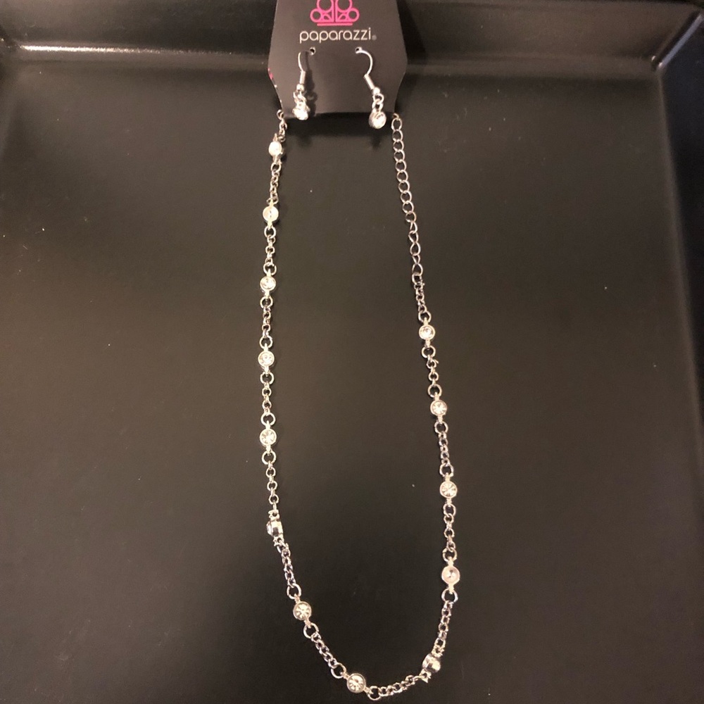 Necklace and earrings set by paparazzi